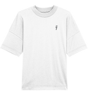 Oversize Tee aus der Standard Kollektion mit cleanem Deign und zeitloser Passform. Hochwertiges Material mit angenehmen Tragegefühl und dezentem Branding - ideal für einen modernen Alltagslook zwischen Streetwear und Casual Style
